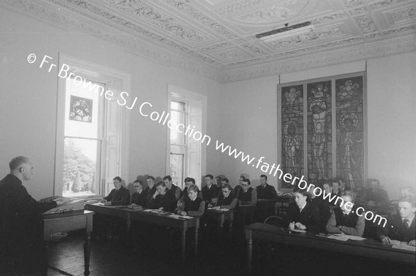 FOR JESUIT DIRECTORY 1955: FR.O'SULLIVAN GIVING CONFERENCE TO NOVS